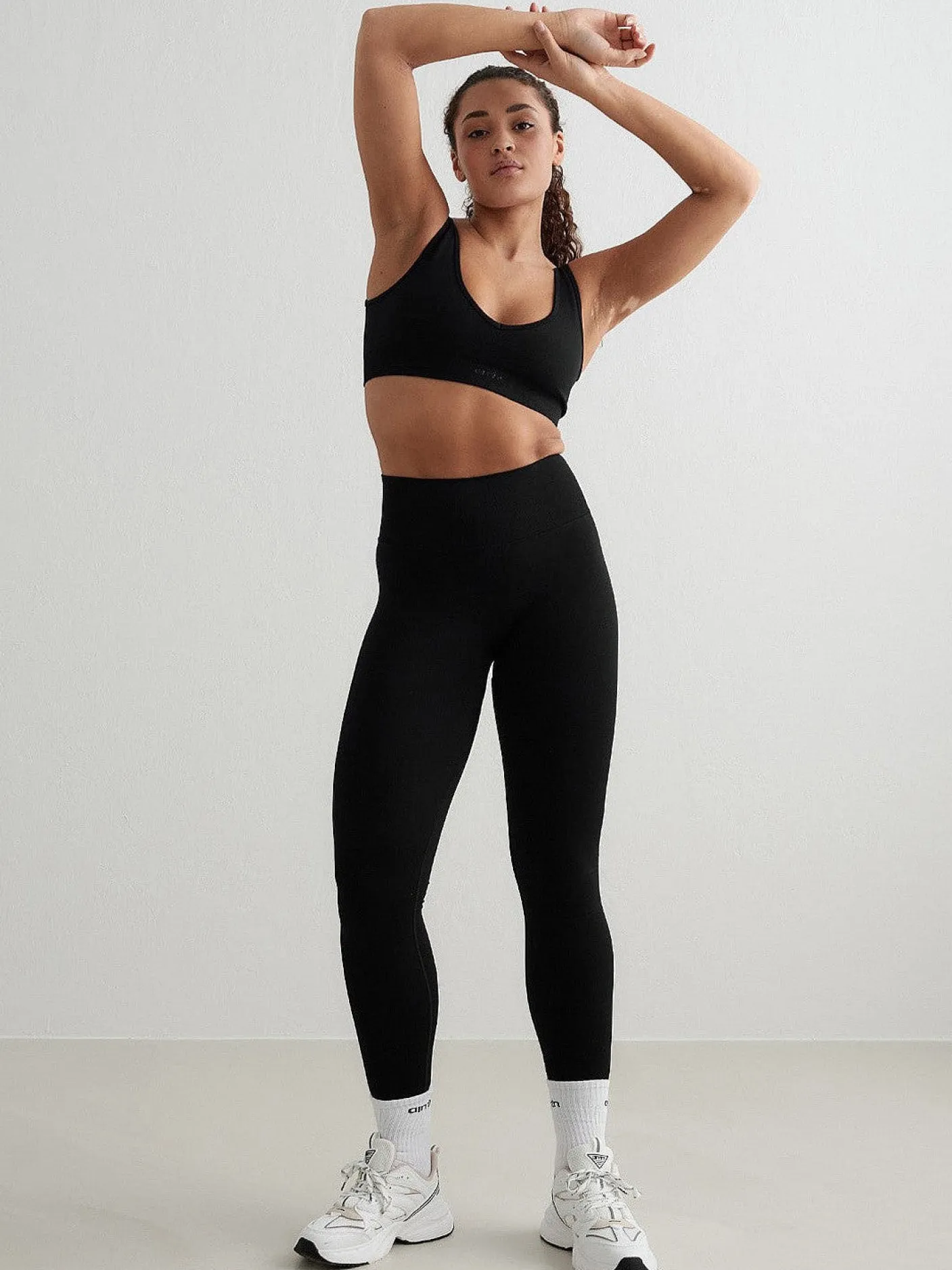 Women Aimn Training|Performance-Black Shape Seamless Tights