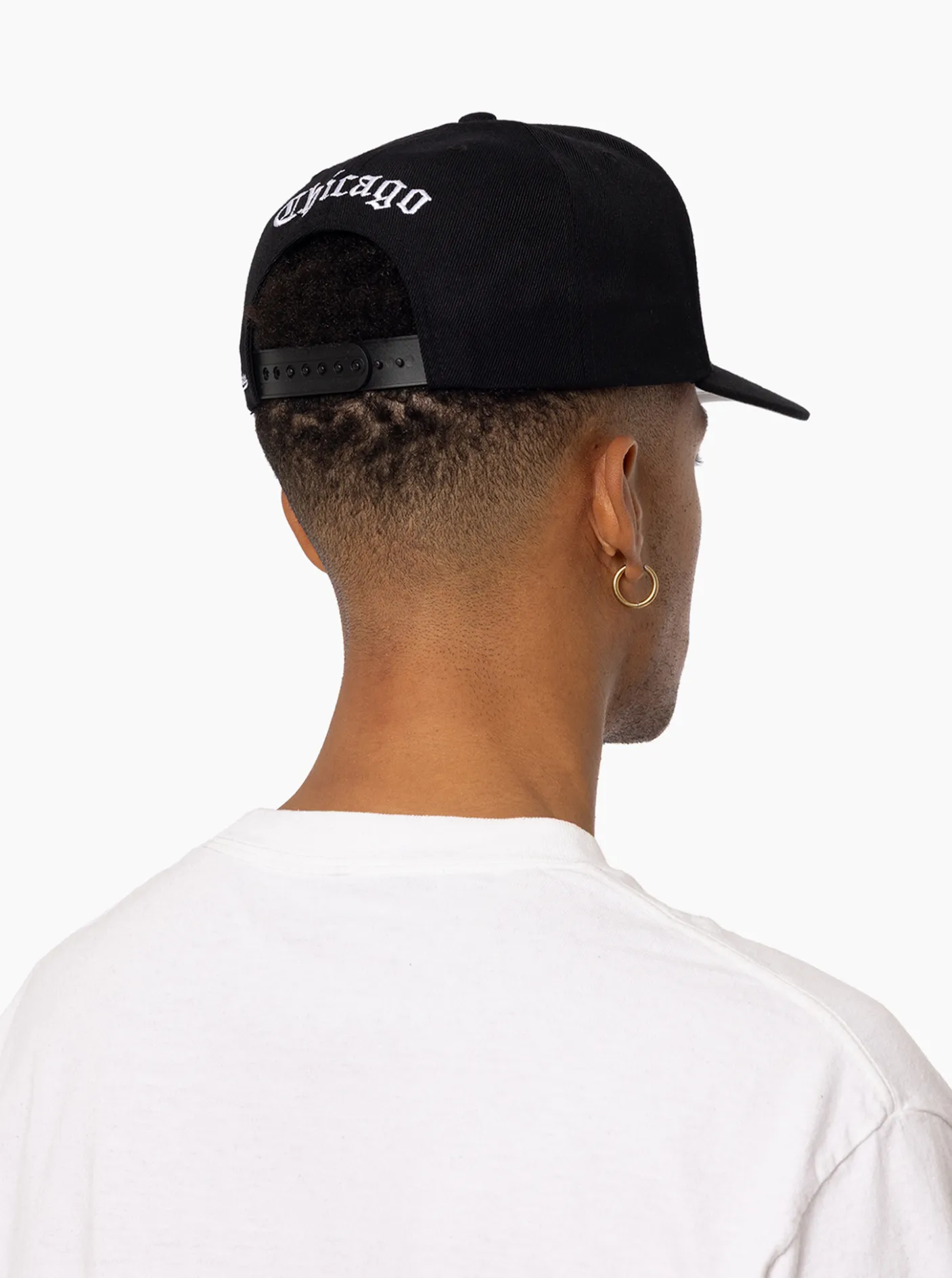 Mitchell & Ness Caps & Hats-Chicago Bulls Monogram Pro Pinch Snapback