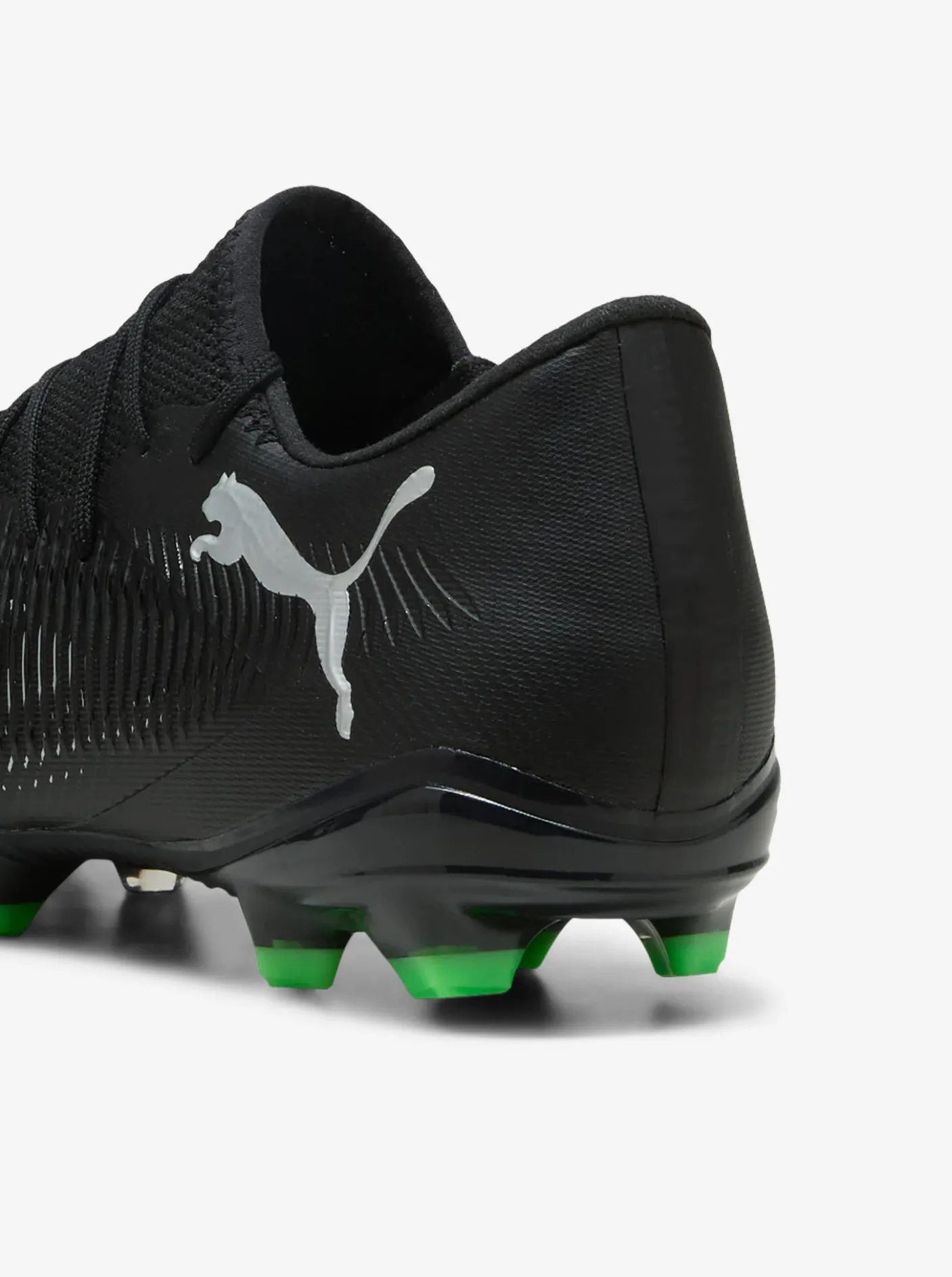 Puma Football Boots|Firm Ground Boots-Future 8 Match Low FG/AG Mens
