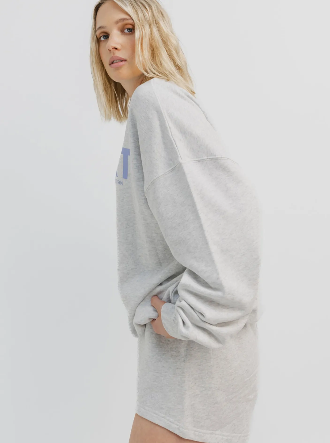 Women Taylor Sport Hoodies & Crews-Heritage Crew In Snow Marle