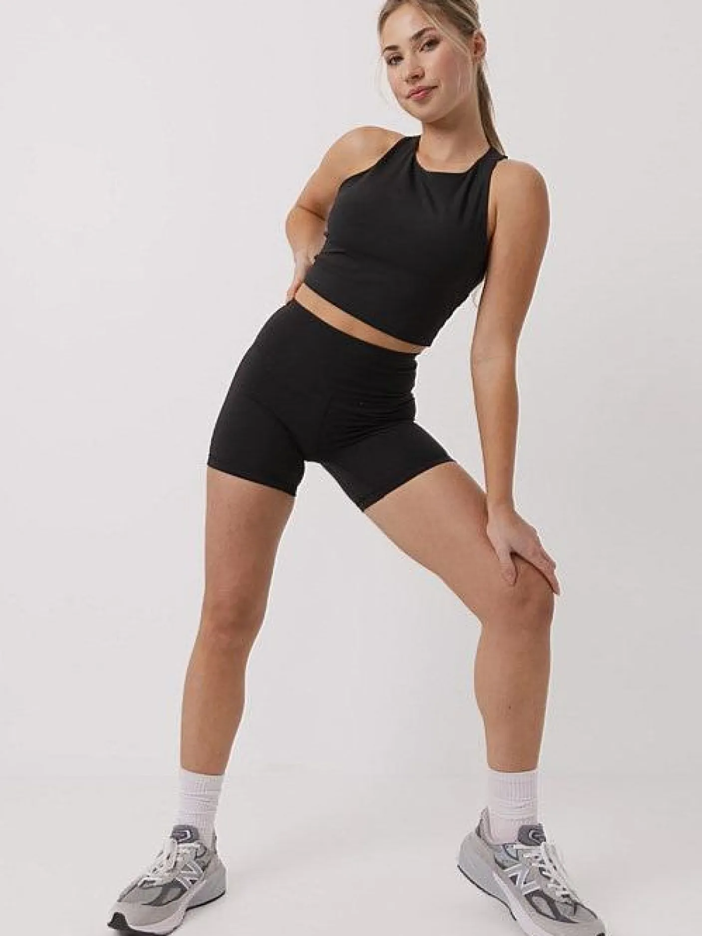 Women Taylor Sport Running|Sports Bras-Mellow Longline Bra in Black