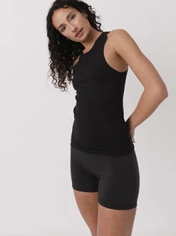 Women Taylor Sport Performance-Movement Tank in Black