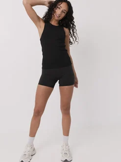 Women Taylor Sport Performance-Movement Tank in Black