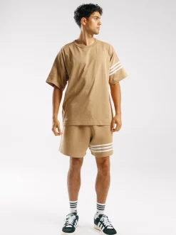adidas Originals Tees & Singlets-Neuclassics T-Shirt
