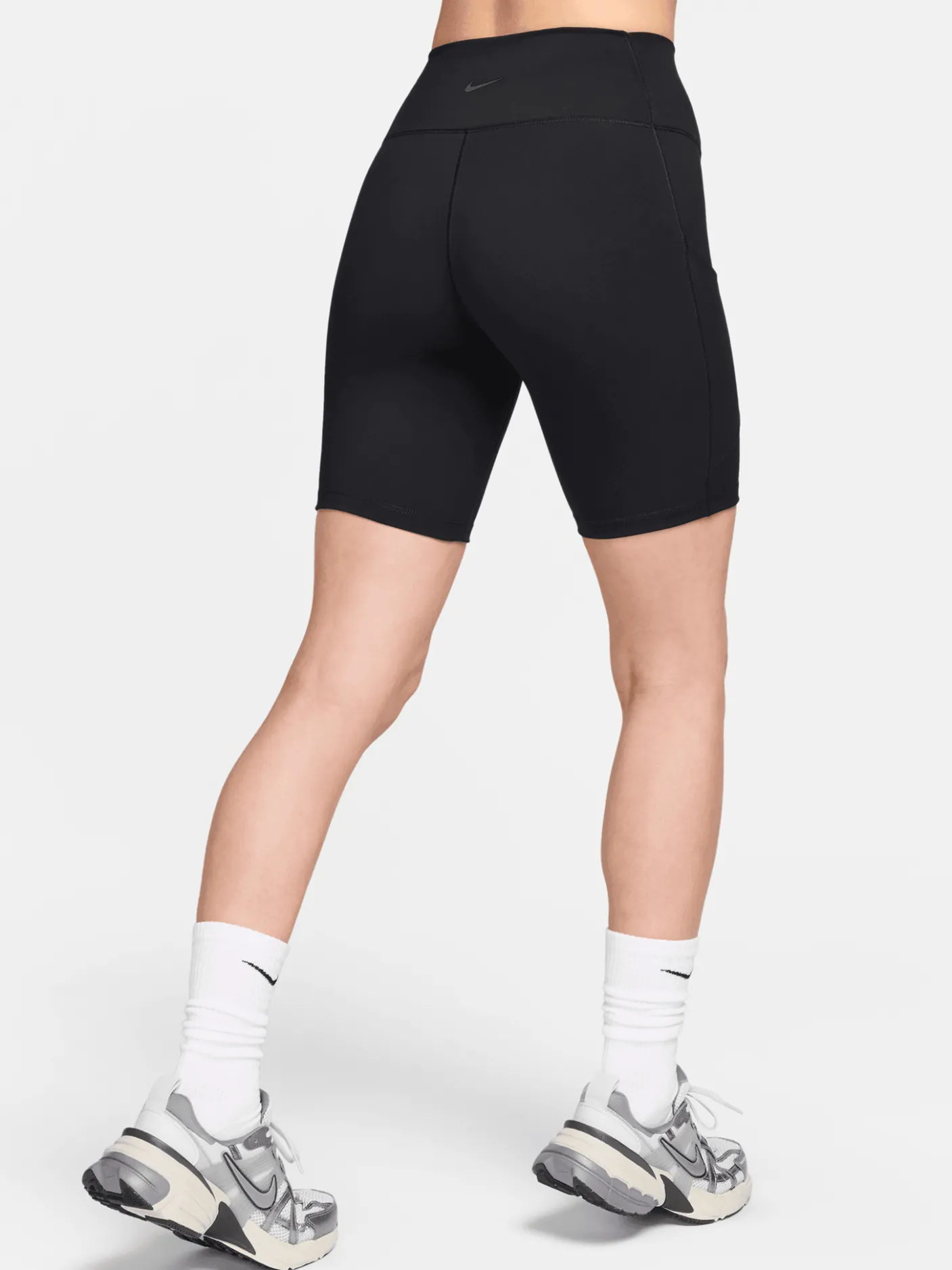Women Nike Performance|Shorts-One High-Waisted 8'' Biker Shorts with Pockets