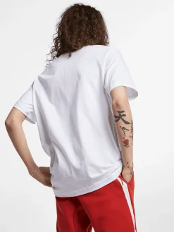 Nike Tees & Singlets-Sportswear Club T-Shirt