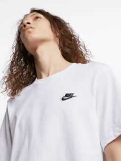 Nike Tees & Singlets-Sportswear Club T-Shirt