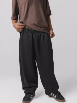 Pursuit of Happiness Pants & Sweats-Straight Sweatpant in Court Black
