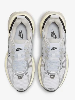 Women Nike Sneakers-V2K Run Womens