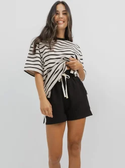 Women Taylor Sport Shorts-Weekender Short in Black
